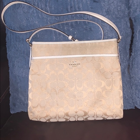 Coach Handbags - Coach Crossbody